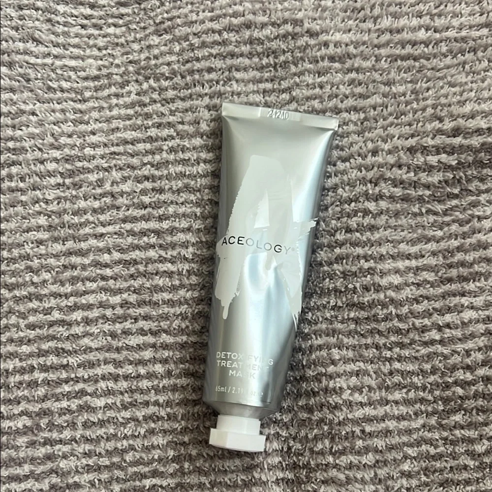 Aceology Detoxifying Treatment Mask